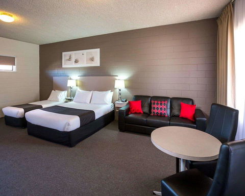 Comfort Inn & Suites King Avenue - Accommodation Bookings 3