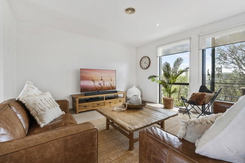 Comfy Coast Drive Condo - Accommodation Bookings 3