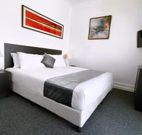 Commercial Hotel Hay