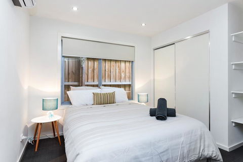 Complete Host Richmond Townhouse Collection - Accommodation Bookings 2