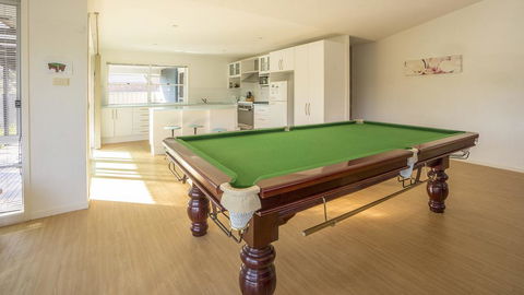 Conley Ave 8 Pet Friendly - OUTSIDE Only - Accommodation Bookings 3