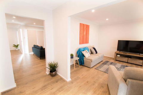 Contemporary Esprit With River Reserve Access - Accommodation Bookings 1
