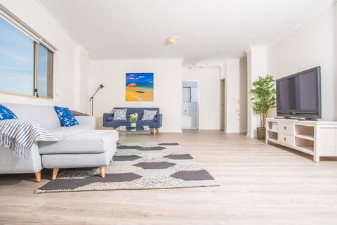 Convenient 2bed Rockdale APT Next To Station&Beach - Accommodation Bookings 0