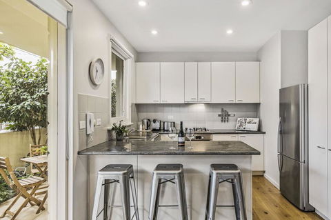Convenient And Quiet In Sophisticated Malvern - Accommodation Bookings 1