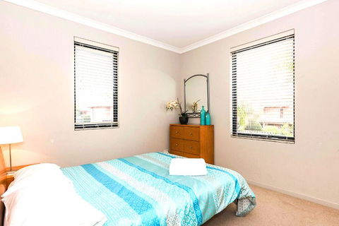 Coode Street Townhouse - Accommodation Bookings 2