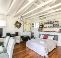 Cool Architect-Designed Studio Close To CBD - Accommodation Bookings