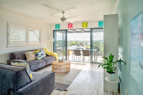 Coolum Beach 3 Level Townhouse Private Rooftop Terrace Spa Overlooking Mount Coolum - Accommodation Bookings 2