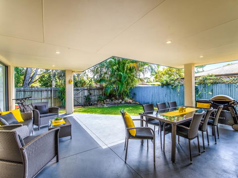 Coolum Waves Pet Friendly Holiday House - Accommodation Bookings 1