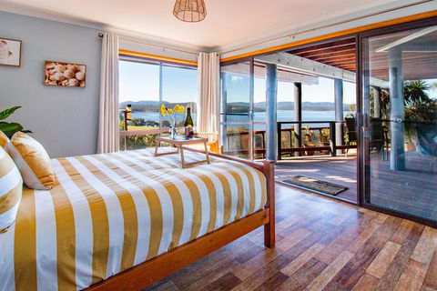 Coota Views Unit - Accommodation Bookings 1