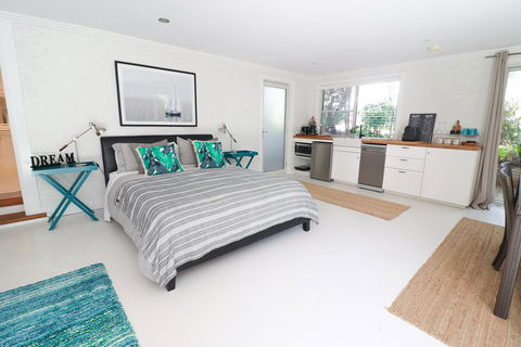 Corella Studio Apartment In Raffetys Resort - Accommodation Bookings 2