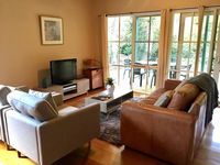 Corinda Cottage - 4 bedroom pet friendly