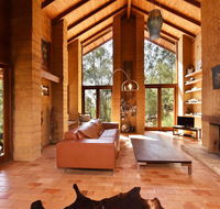 Corymbia Cottage - unique quirky private a guest favourite - Accommodation Bookings