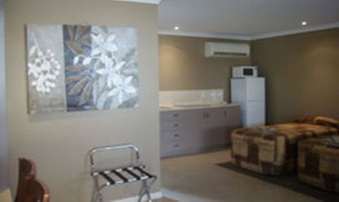 Cosmos Country Motor Inn - Accommodation Bookings 0