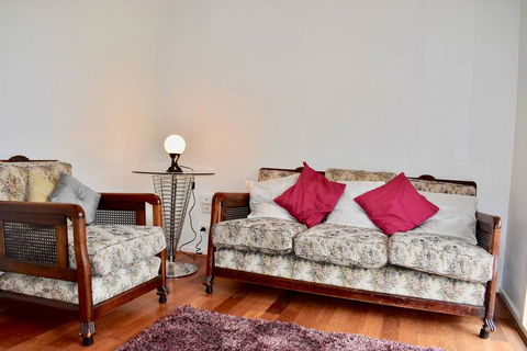 Cosy 1 Bedroom Apartment In Trendy Northcote - Accommodation Bookings 1