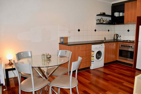Cosy 1 Bedroom Apartment In Trendy Northcote - Accommodation Bookings 2