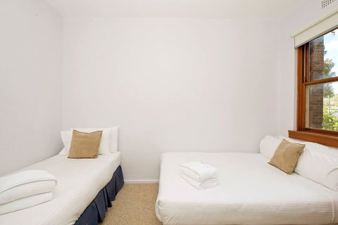 Cosy 2BR Plus Parking In Nth Sydney - Accommodation Bookings 3