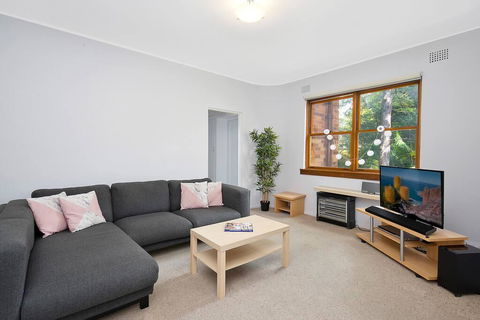 Cosy 2BR Plus Parking In Nth Sydney - Accommodation Bookings 0