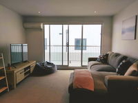 Cosy Modern Apartment in Brunswick