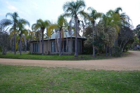 Cottage Port Stephens / Swan Bay, NSW - Accommodation Bookings 1