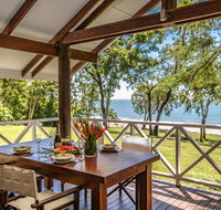 Cottonwood - Private Beachfront - Accommodation Bookings