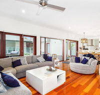 Cottonwood Beach House  Corporate Boardies - Accommodation Bookings