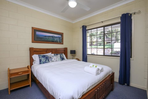 Country Lodge Motel - Accommodation Bookings 1