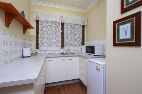 Country Lodge Motel - Accommodation Bookings 2