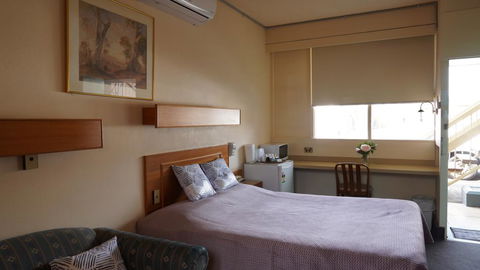 Country Motor Inn - Accommodation Bookings 1