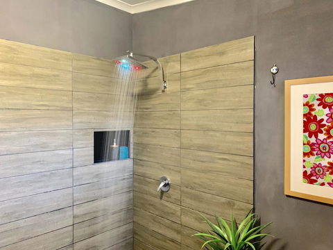 Couples Private Spa Retreat - Accommodation Bookings 1