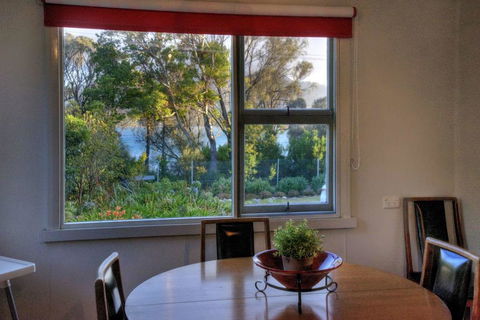 Cove Beach Apartment 1 - Accommodation Bookings 1
