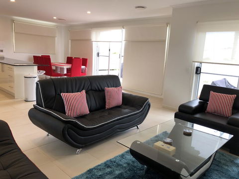 Cowes Holiday Haven - Property #2 - Accommodation Bookings 3