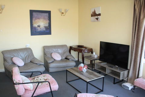 Cozy Beach Weekender - Accommodation Bookings 2