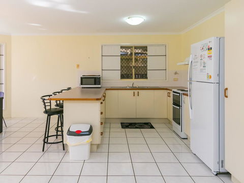 Cozy Family Holiday House - Accommodation Bookings 3