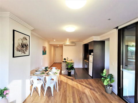 Cozy Spacious Home In Sydney Olympic Park - Accommodation Bookings 3