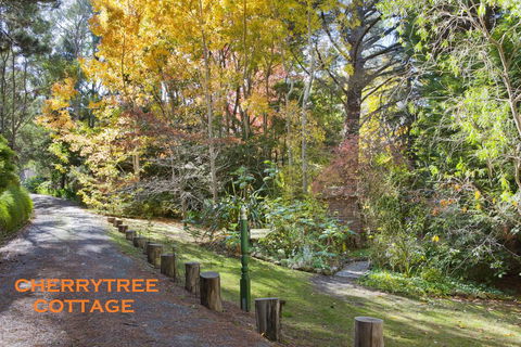Crafers Cottages - Accommodation Bookings 1