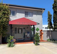 Crest Motor Inn - Accommodation Bookings