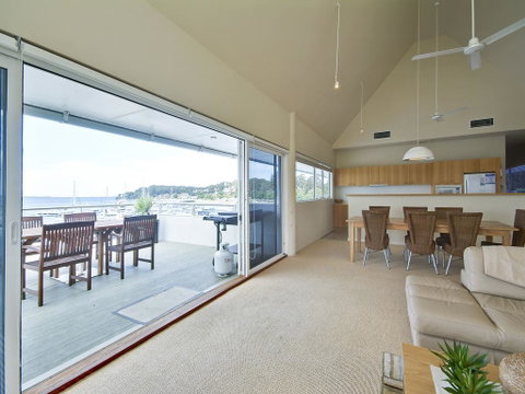 Crows Nest - Accommodation Bookings 2