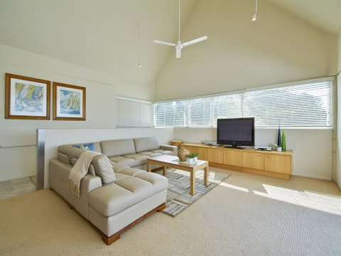 Crows Nest - Accommodation Bookings 1