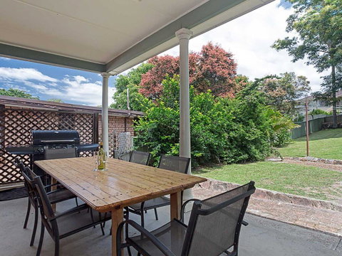 Cuddles Cottage' 4 Christmas Bush Avenue - Pet Friendly Holiday House Near Dutchies - Accommodation Bookings 0