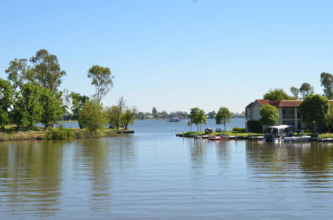 Cypress Townhouse 17 - Mulwala - Accommodation Bookings 0