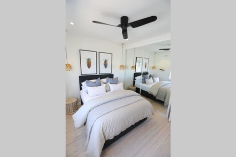 D'Luxe Designer Den Bondi-Ocean View Apartment - Accommodation Bookings 2