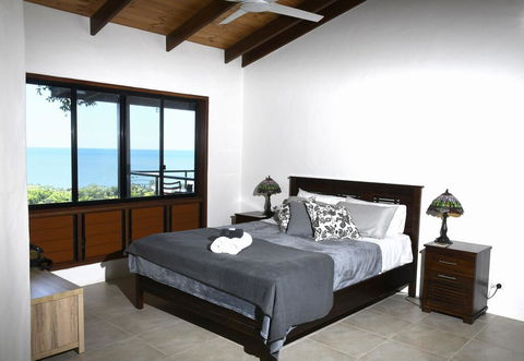 Daintree Oceanview Retreat - Holiday Home - Accommodation Bookings 3