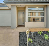 Daisy Villa - close to Mel Airport  Hume Highway -Comfort - Accommodation Bookings