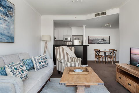 Darling Harbour Apartment With Parking, Views Pool - Accommodation Bookings 1