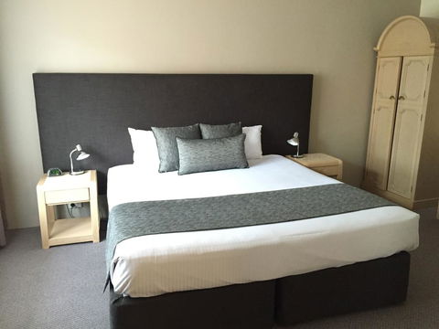 Dawson Motor Inn - Accommodation Bookings 1