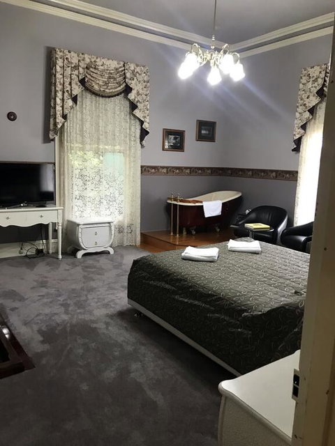 Daylesford Central Motor Inn - Accommodation Bookings 3
