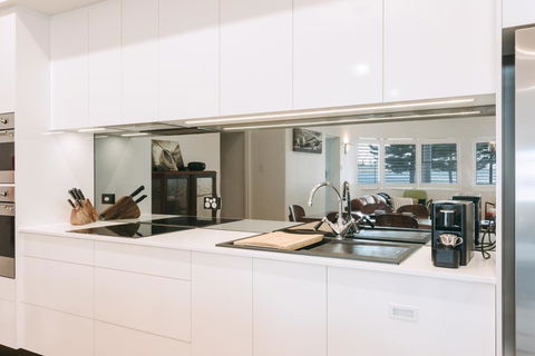 Deco Beach Luxury Apartments - Accommodation Bookings 2