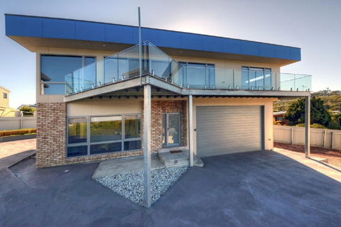 Deja Blu 2 - Accommodation Bookings 1