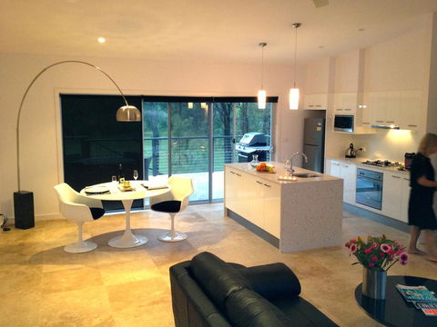 Deja Vu Estate - Accommodation Bookings 0