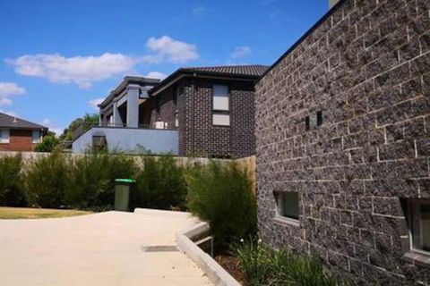 Delicate And Peaceful Bundoora Townhouse 11 - Accommodation Bookings 0